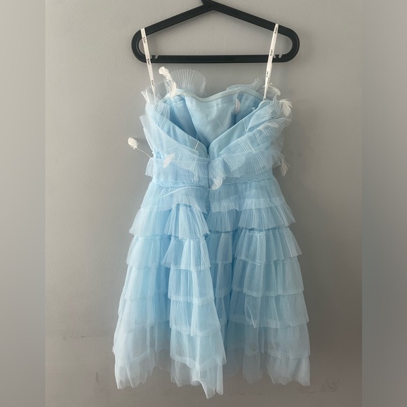 Mac Duggal Blue Feathered Strapless Tulle Fit and Flare Dress size 2 - Picture 2 of 4